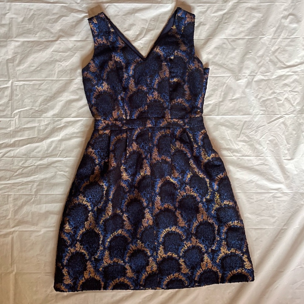 Elegant Blue and Gold Sleeveless Dress